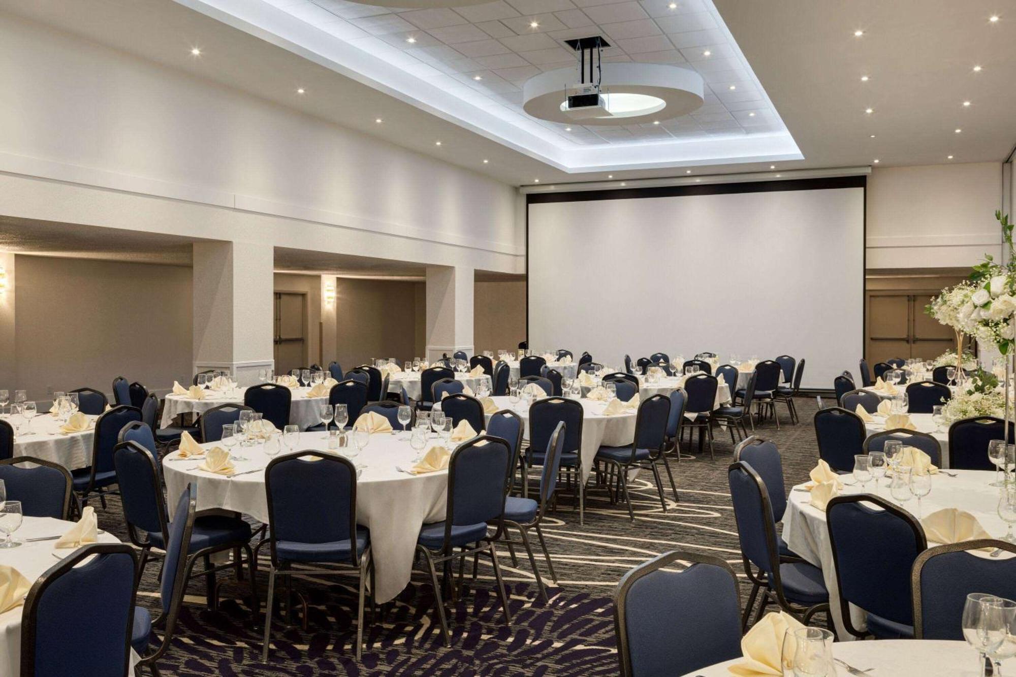 Wyndham Edmonton Hotel And Conference Centre Exterior foto