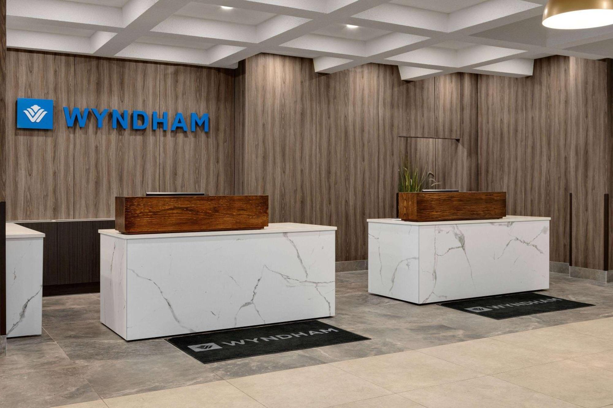 Wyndham Edmonton Hotel And Conference Centre Exterior foto